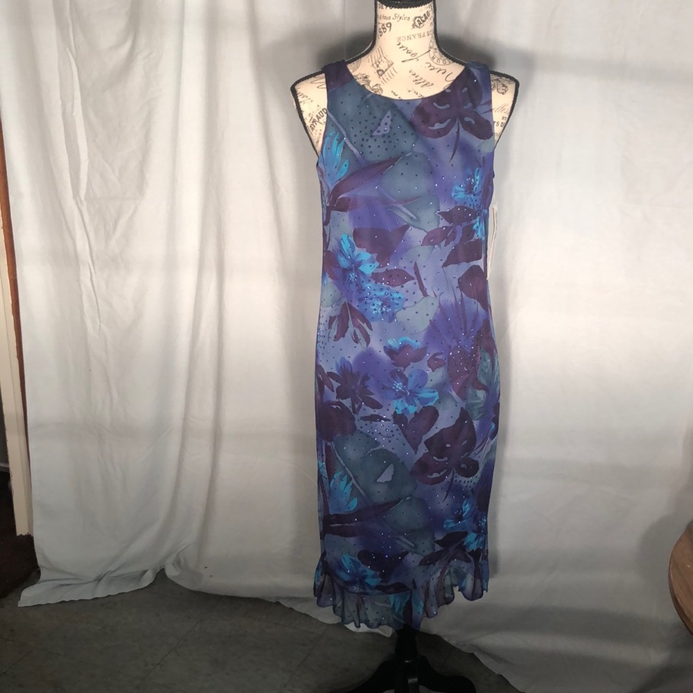 Sleeveless fully lined dress